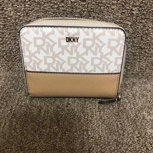 D K N Y WALLET